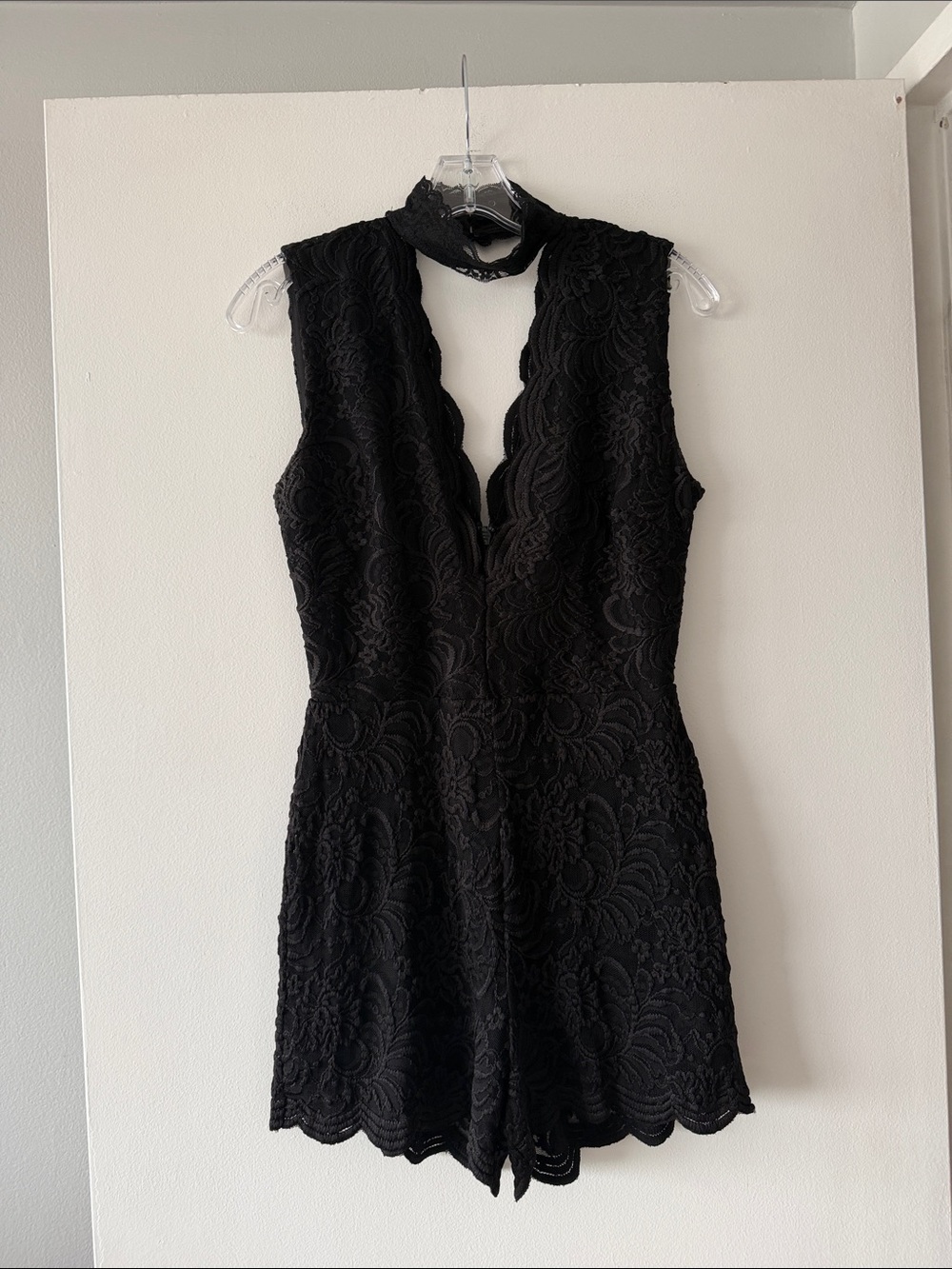 bebe Black Floral Lace Halter Choker Plunge Romper Cutout Open Back Size 6
